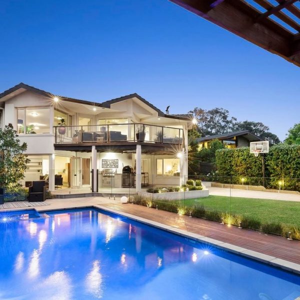 Glen WaverleyExternal Painting Stavros Painting Melbourne Painter Painting Service Melbourne
